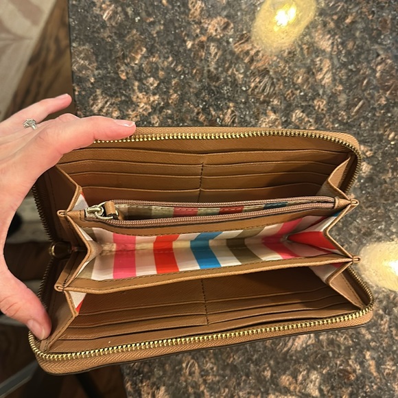 Kate Spade tote and wallet set - Picture 3 of 9